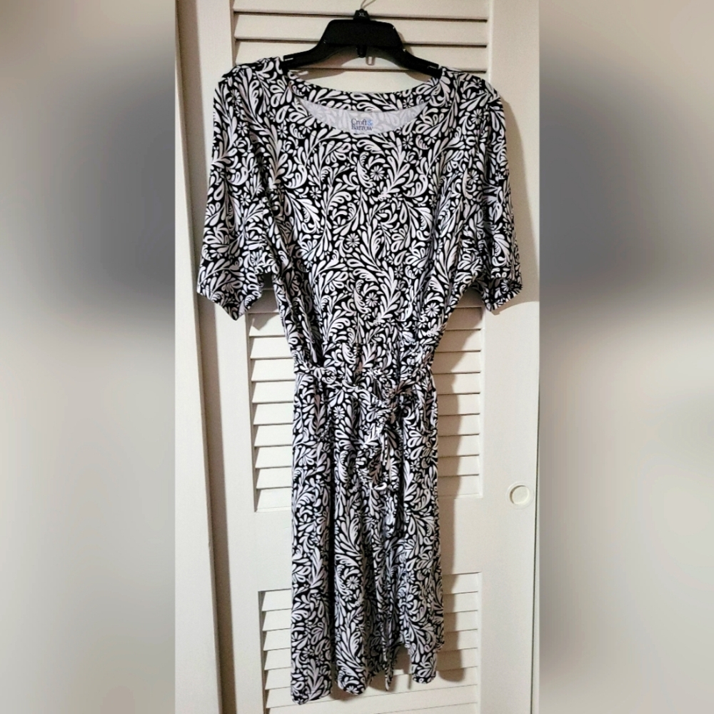 Croft & Barrow Black and White Belted Maxi Dress Short-sleeve XXL